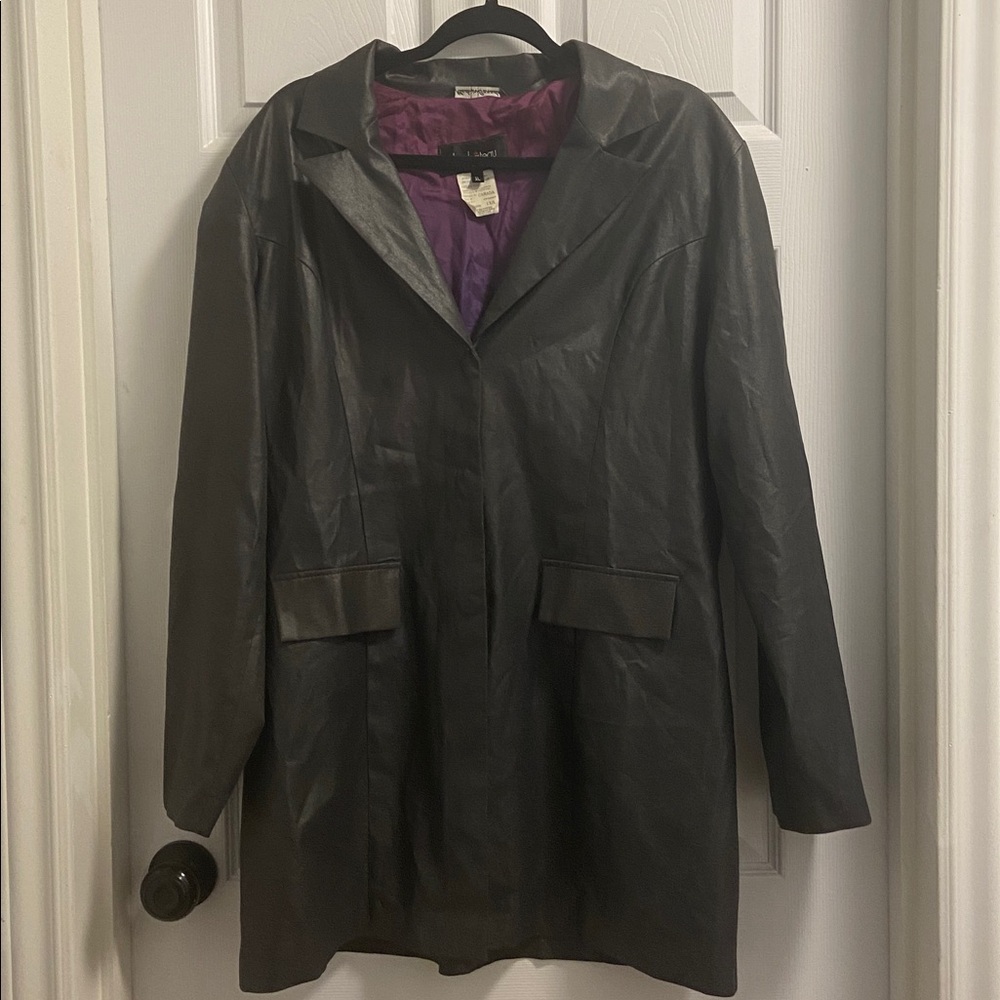 Le Chateau Women's Vintage Black Fabric Spring Coat